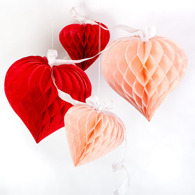 Herzförmige Wabenbälle