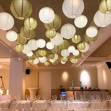 Witte en Gouden lampionnen - The Saint Hoorn